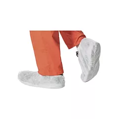 Pioneer Disposable Shoe Covers, Polypropylene, One Size, White (V7012250-O/S)